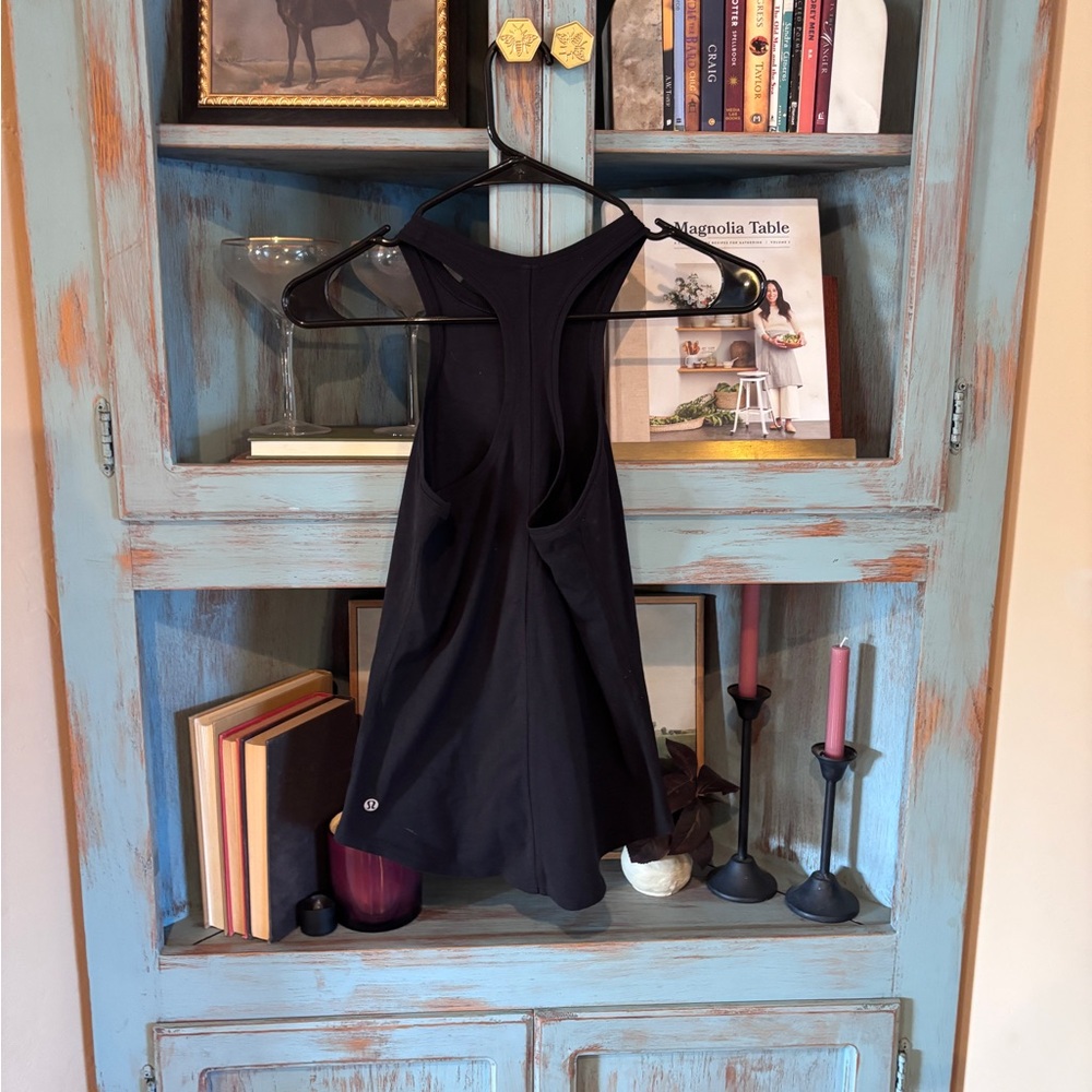 Lulu size 6 black tank